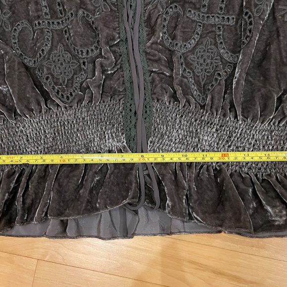 Love Johnny Was Silk Blend Velvet Eyelet Lace Ruched Boho Top M - Picture 12 of 12